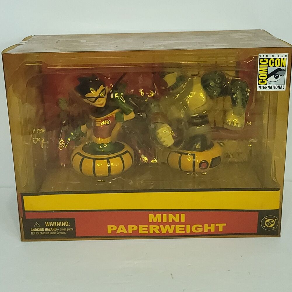 Teen Titans Robin & Cyborg San Diego Comic Con Mini Paperweight Yellow Box NEW